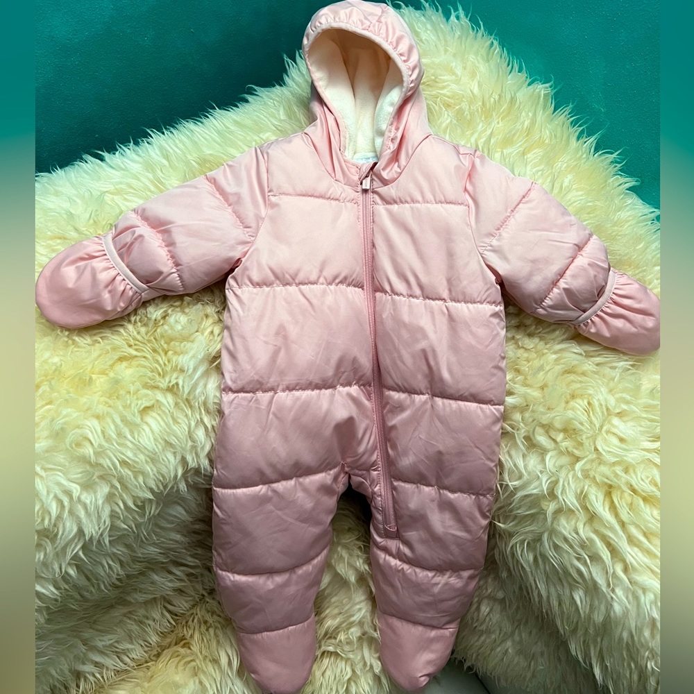 Old Navy Water Resistant Hooded Snowsuit 3-6 months